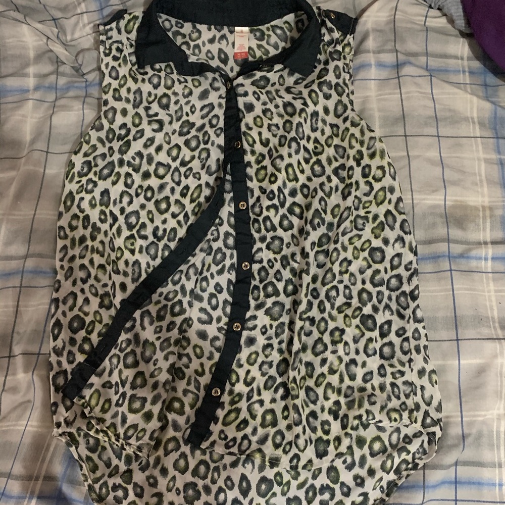 Sleeveless Blouse